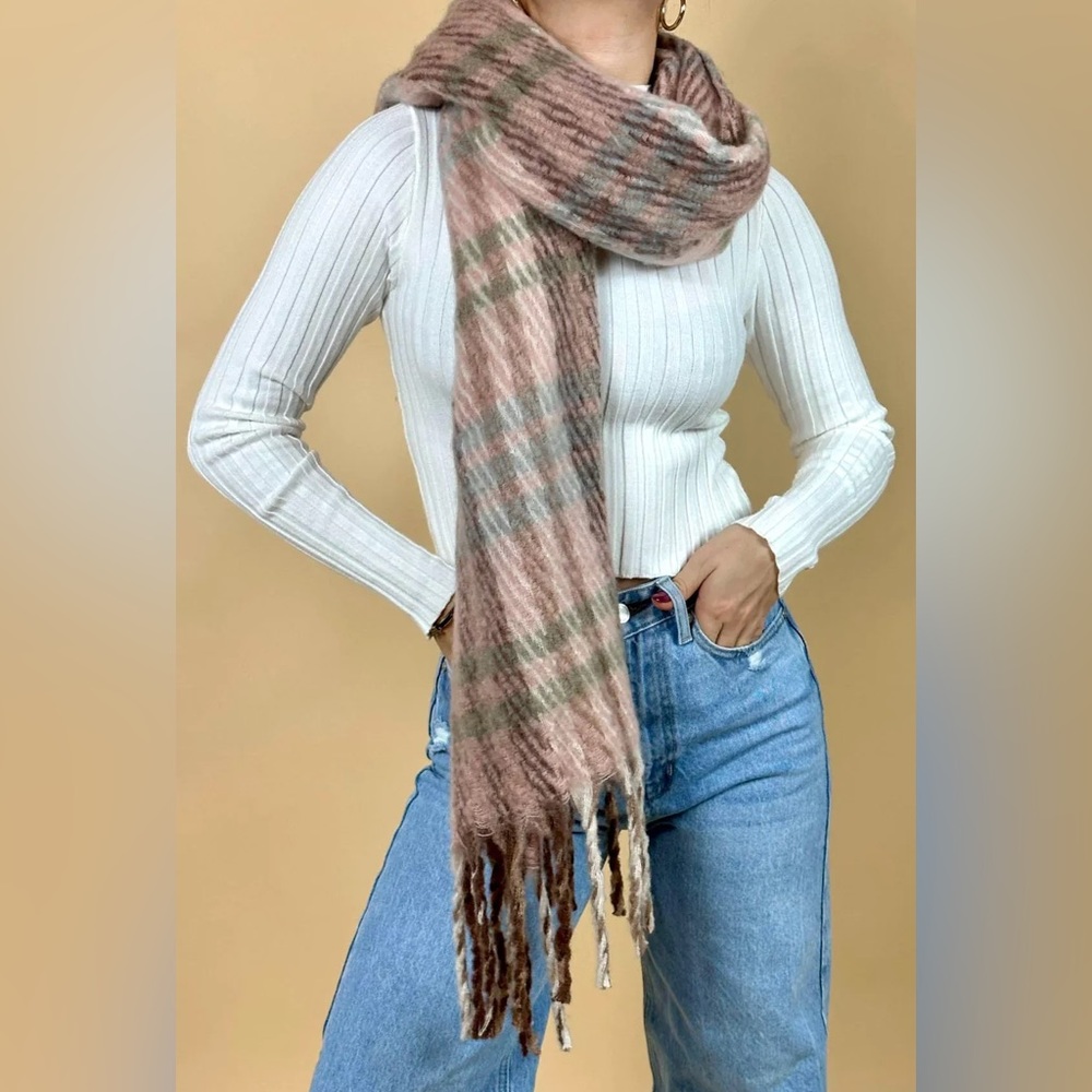 NWT Grey Bandit Luna Scarf